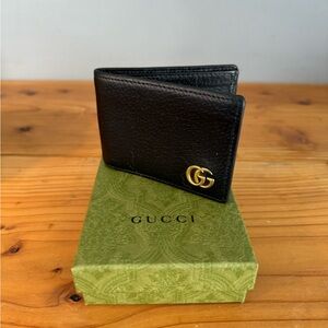 Gucci bifold wallet